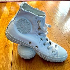 Chuck Taylor  Leather Hi Tops